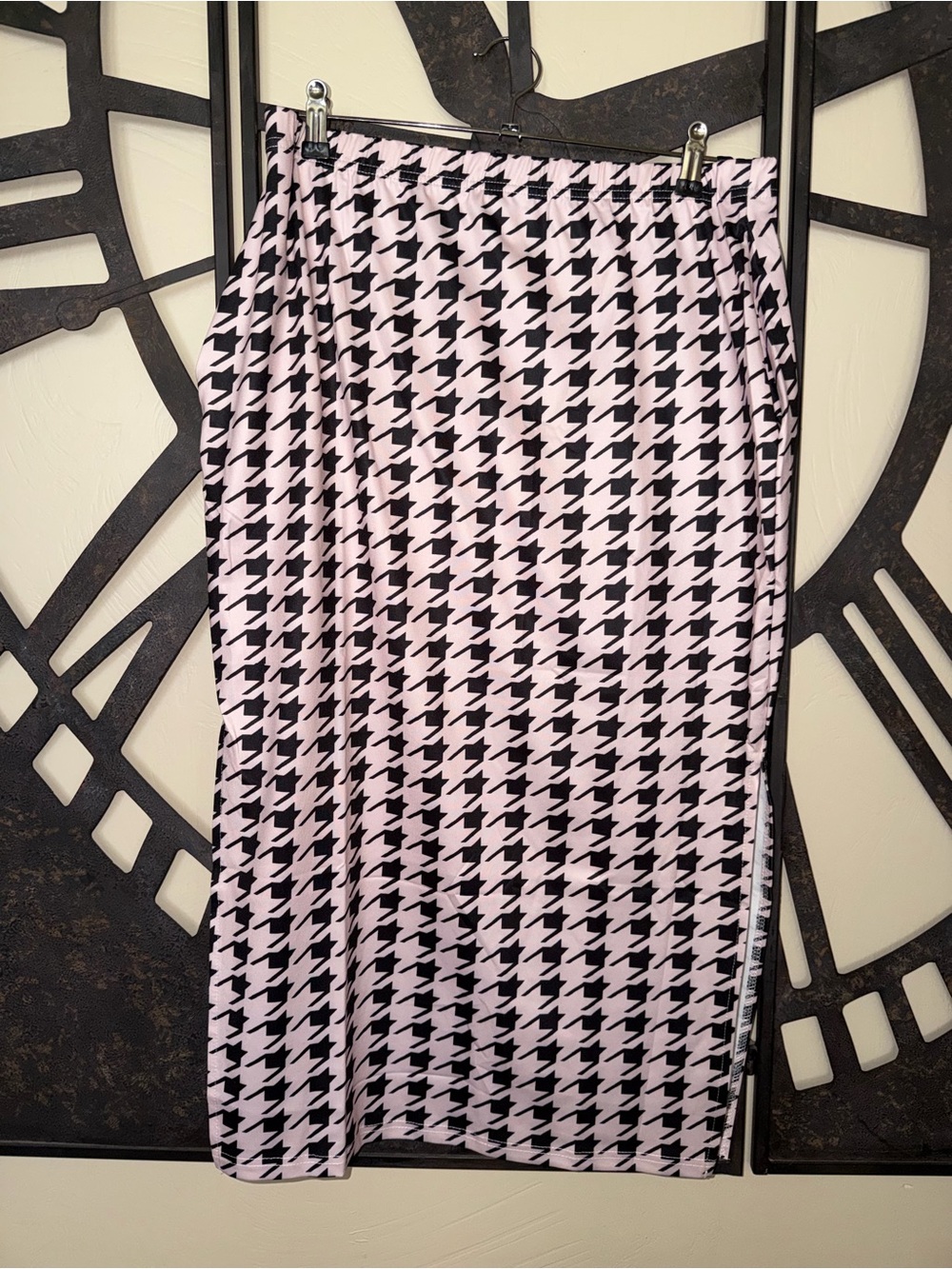 Women's Pink and Black Houndstooth Pencil Skirt